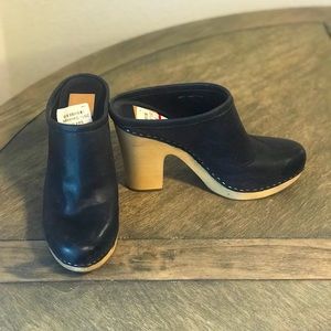 Dolce Vita Black Heeled Clog, size 7.5